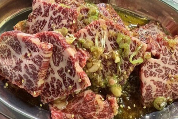 自家製の“ニンニクだれ”にこだわり！中落ちカルビと相性抜群◎