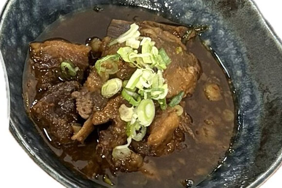 自家製だれと相性抜群な白ハチノス◎柔らか牛煮込みもおすすめ！